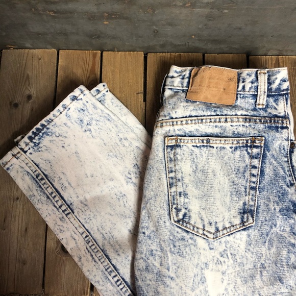 Vintage High Waisted Gap Acid Wash Jeans - Picture 3 of 4